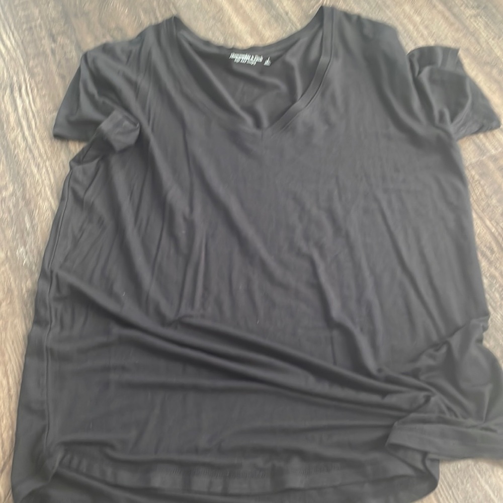 Soft and crappy AF tee new